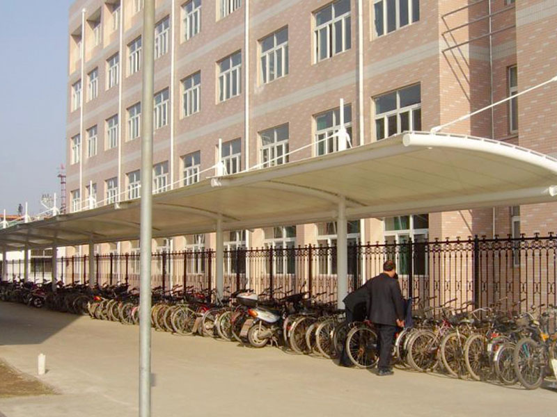 膜結構自行車棚